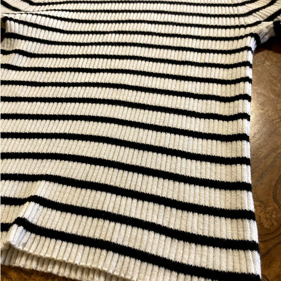 ribbed textured tight knit crewneck pullover sweater - Picture 2 of 8